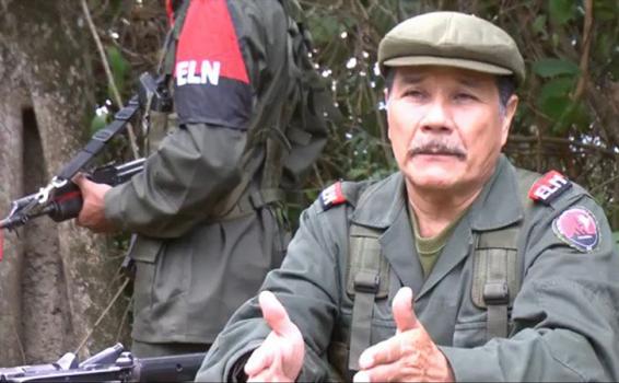 Nicolás Rodríguez del ELN en una entrevista en la selva