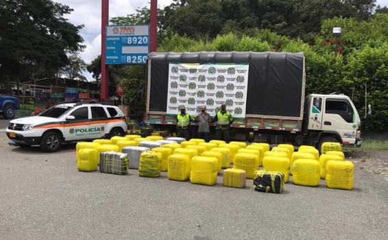 image for Incautan cargamento de droga transportado en un camión