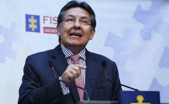 Fiscal general explica su propuesta disruptiva para atacar el narcotrafico Nestor Humberto Martinez en rueda de prensa