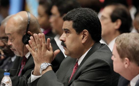 Presidente de Venezuela en reunion con otros presidentes