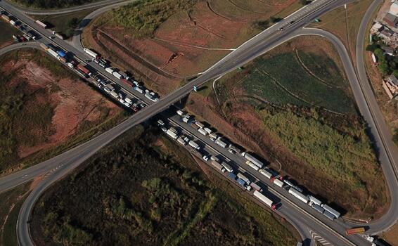Truckers block Brazil highways in support of president image for Truckers block Brazil highways in support of president