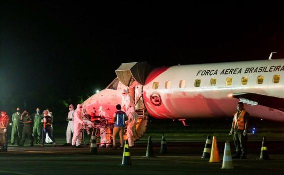 image for Governo transfere 16 pacientes em tratamento da Covid-19 para Goiânia