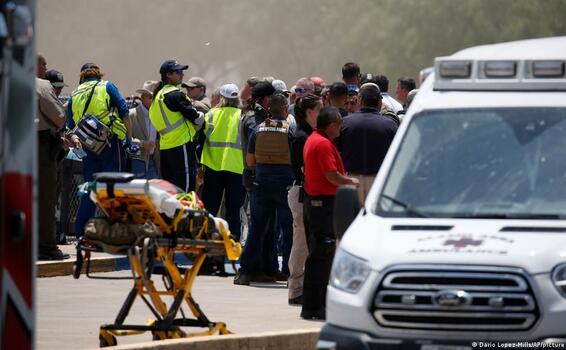 image for Tiroteo en Texas deja  al menos 16 personas muertas