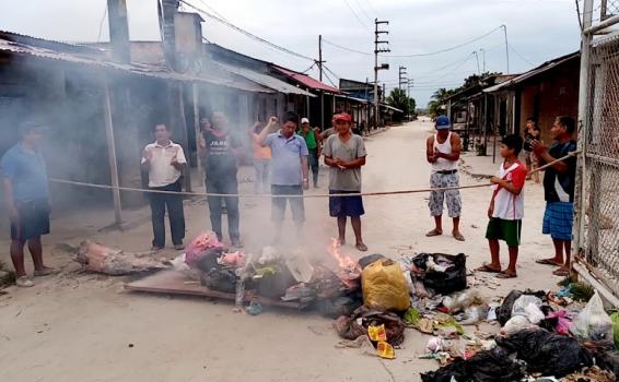 image for Trabajadores de la obra levantamiento de rasante exigen su pago 