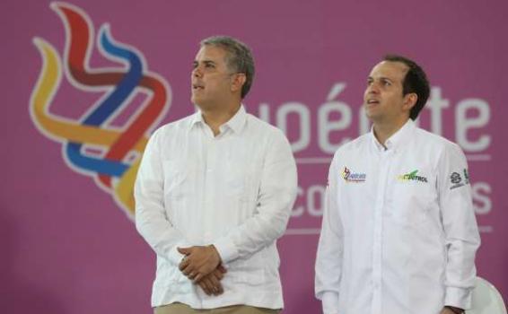 Coldeportes en 7 meses Presidente de la República y director de Coldeportes en una foto reunidos
