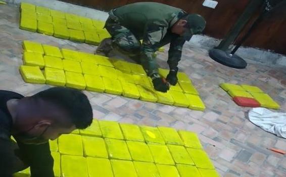 image for Polícia encontra 115 quilos de drogas enterrados na província de Putumayo