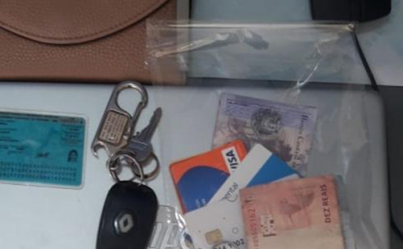 Polícia Militar detém homem com documentos falsos image for Polícia Militar detém homem com documentos falsos