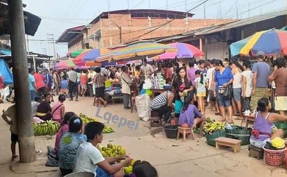 image for Mercado de Requena en horas de la mañana