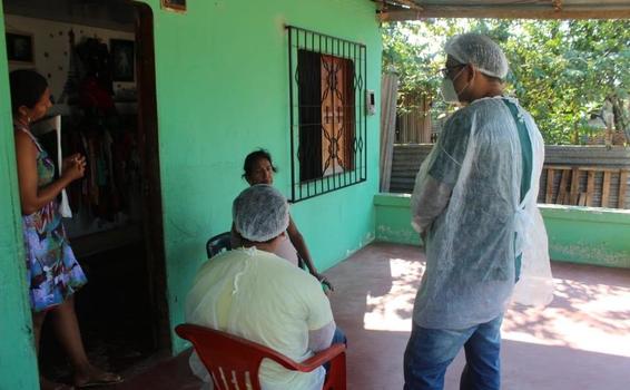 image for Profissionais de saúde em ação domiciliar