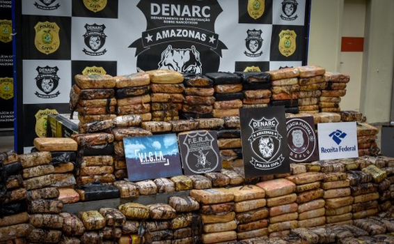 Polícia Civil prende cinco pessoas e apreende 700 quilos de maconha image for Polícia Civil prende cinco pessoas e apreende 700 quilos de maconha