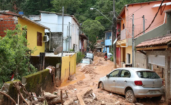 image for Chega a 64 o número de mortos após chuvas em São Sebastião e Ubatuta