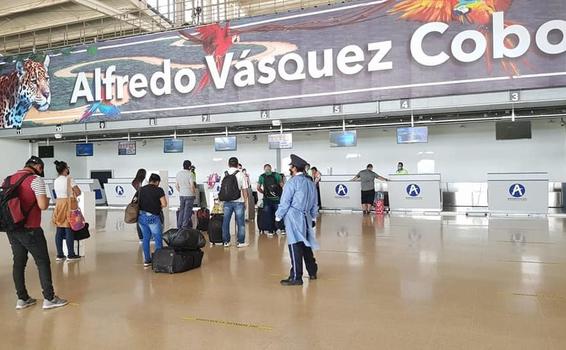 image for Aeropuerto Alfredo Vázquez Cobo activa los vuelos comerciales