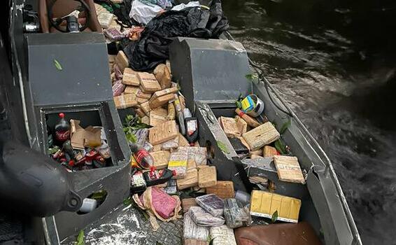 image for Incautan mas de tres toneladas de marihuna sobre el rio negro