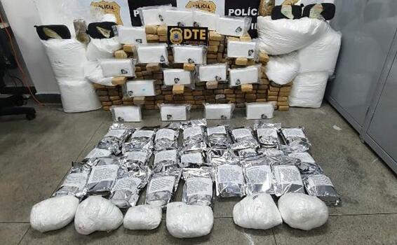 Suspeitos são presos com 274 kg de drogas image for Suspeitos são presos com 274 kg de drogas