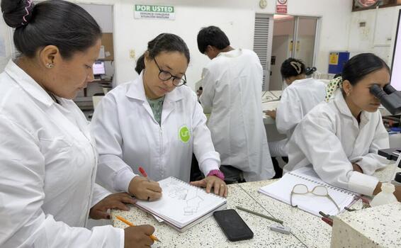 image for Estudiantes de la UNAL Sede Amazonia inician prácticas de laboratorio
