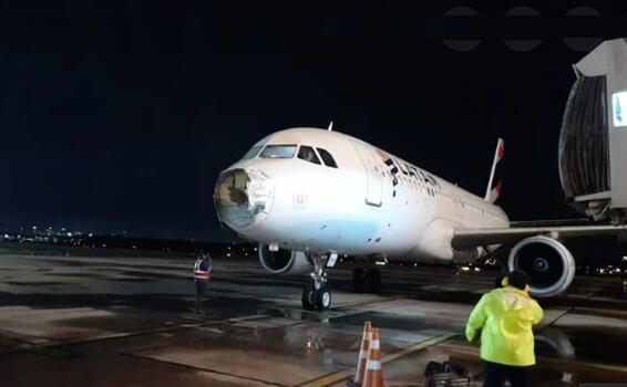 image for Avión de Latam que perdió nariz y motor durante vuelo