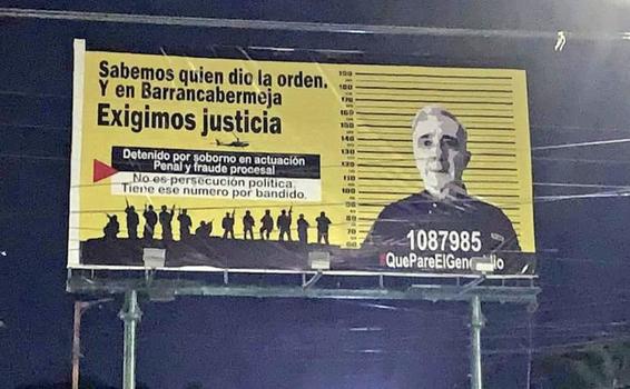 image for Valla en contra de Álvaro Uribe causa polémica