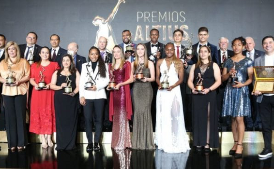 image for Glardones deportivos en los Premios Altius 2021 para el Valle