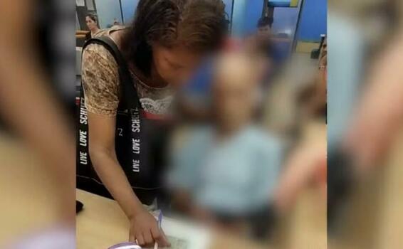 image for Justiça aceita denuncia contra mulher que levou tio morto ao banco