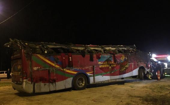 image for 10 mortos em acidente com ônibus em rodovia 