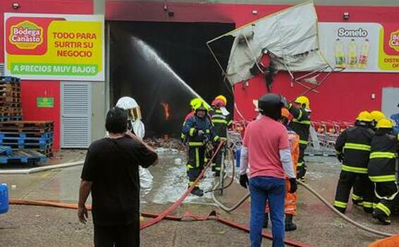 image for Incendio en establecimiento comercial El Canasto