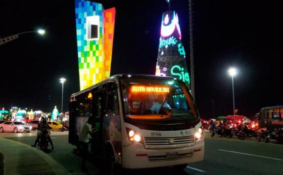 Bus circulando en las calles de Bogota