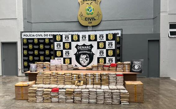Polícia de Manaus apreende 330 kg de maconha vinda da Colômbia image for Polícia de Manaus apreende 330 kg de maconha vinda da Colômbia