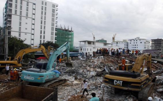 image for Derrumbe de edificio en Camboya deja al menos 17 muertos