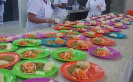 image for 50 manipuladoras de alimentos en el Quindío en paro