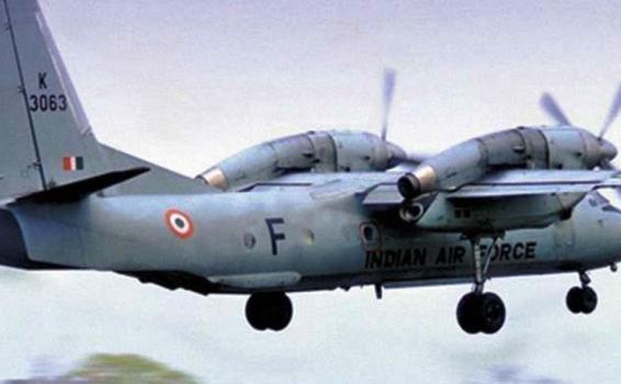 image for Avión militar siniestrado en India deja 13 muertos