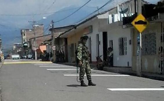 Calle de un pueblo colombiano