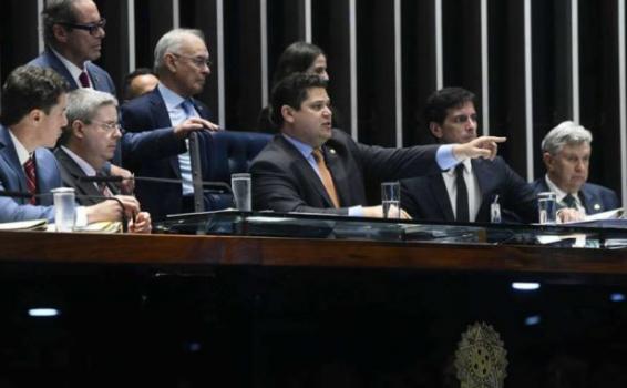 image for Senado aprova nova Lei de Informática 