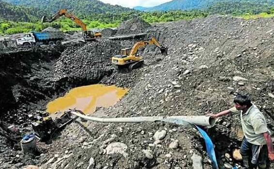 image for Dictan prisión efectiva contra mineros ilegales