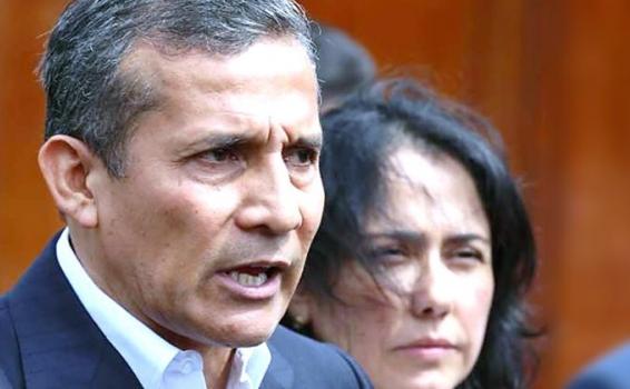 EXpresidente Ollanta al lado de la esposa