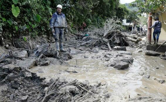 image for Familias evacuadas de Quetame Cundinamarca