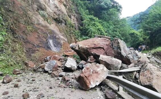 image for Cierre total de dos vías por derrumbes en Antioquia