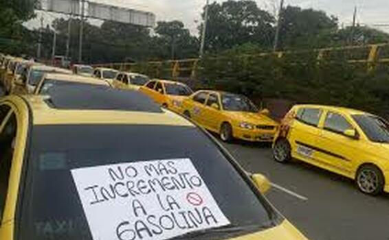 Protesta de taxistas en Medellín image for Protesta de taxistas en Medellín