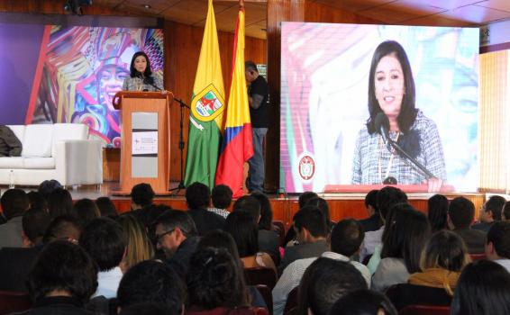 Magistrada Gloria Ortiz en una conferencia