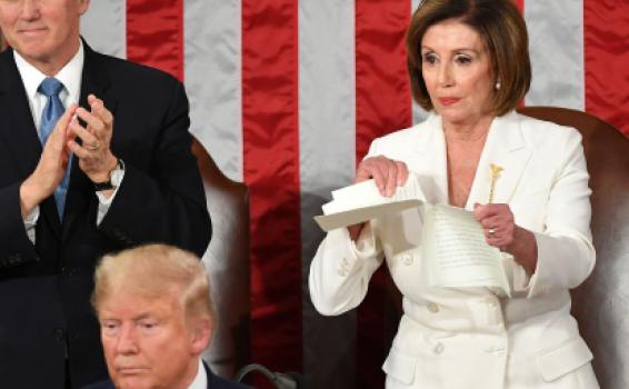image for Nancy Pelos rompió el discurso de Trump ante pleno Congreso 
