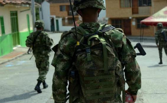 image for Ataque con explosivo en Arauca deja dos soldados muertos y diez 