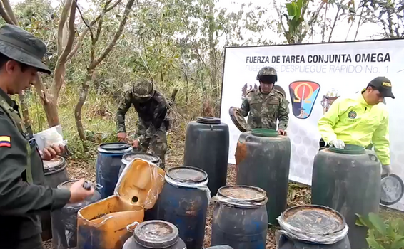 image for Fuerzas militares destruyen un deposito con mas de 2.500 artefactos explosivos en el Meta