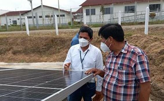 image for Director regional de Energía y Minas visita la planta de energía fotovoltaica