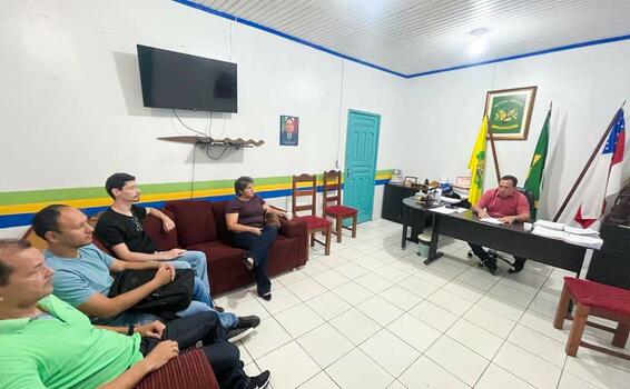 Prefeito Denis Paiva dá boas-vindas a novos médicos image for Prefeito Denis Paiva dá boas-vindas a novos médicos