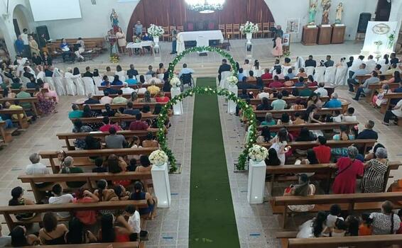image for 21 casais participam de casamento comunitário na igreja Matriz
