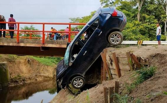 image for Accidente de tránsito en el kilómetro 48 de la carretera Iquitos-Nauta