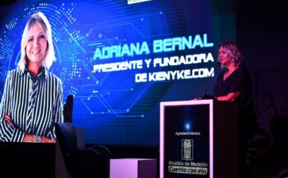 Adriana Bernal en la inauguración del Premio Nacional de Periodismo Digital