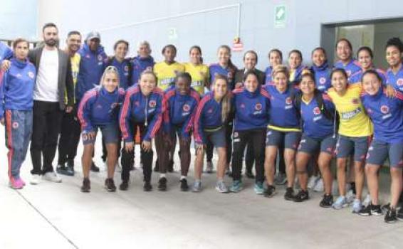 image for Director de Coldeportes compartió con la Selección Colombia femenina de fútbol