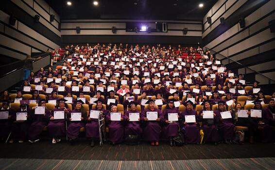 image for Quinta graduación de mujeres en cursos virtuales gratuitos