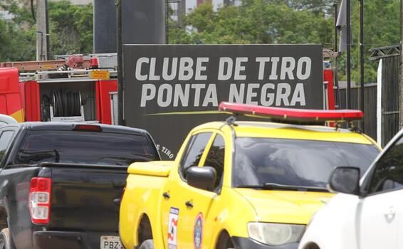 Delantero Neymar llegando a Colombia