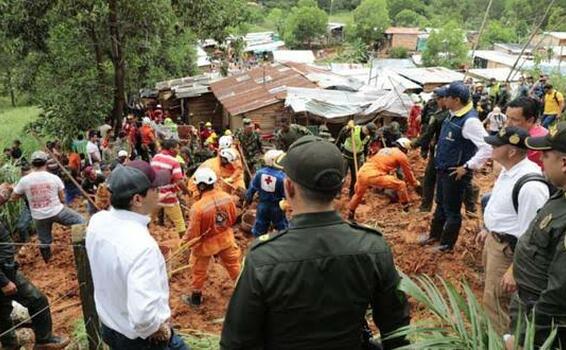 Deslizamiento de tierra deja al menos 34 muertos en el Choco image for Deslizamiento de tierra deja al menos 34 muertos en el Choco
